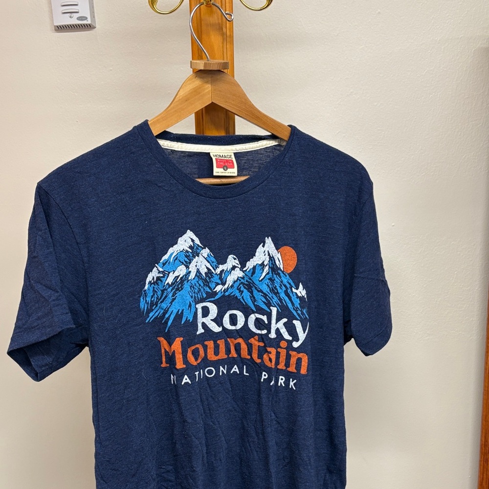 HOMAGE Rocky Mountain National Park Navy Blue T-Shirt Large